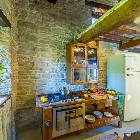 Marcheholiday Castello Della Pieve Mercatello sul Metauro